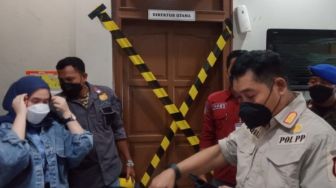Satpol PP Segel Ruangan Direktur Utama PDAM Makassar dan PD Parkir Makassar