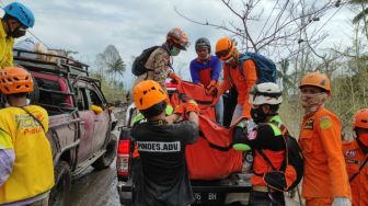 Satu Korban Letusan Gunung Semeru Ditemukan Posisi Sujud, Kini Total Korban Jadi 28 Orang