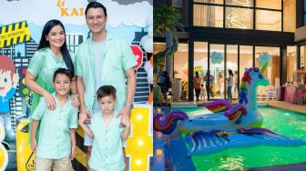 8 Potret Ultah Anak Titi Kamal dan Christian Sugiono, Pool Party Seru Abis!