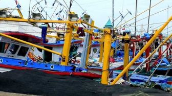 Tak Melaut karena Gelombang Tinggi, Pengusaha Kapal di Lampung Timur Rugi Puluhan Juta