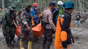 Korban Erupsi Semeru Teridentifikasi, DVI Polri: Tiga Jenazah Perempuan, Empat Laki-laki