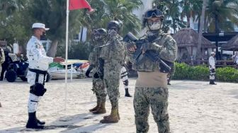 Horor, Sekelompok Pria Bersenjata Serbu Resor Penuh Turis di Pantai Meksiko