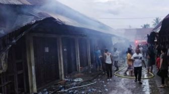 20 Kios di Simpang Peut Terbakar