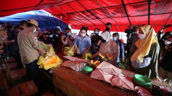 Kemensos Siapkan Ribuan Nasi Bungkus Tiap Hari bagi Korban Erupsi Gunung Semeru