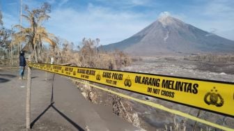 Halau Masyarakat, Jalur Berbahaya Aliran Erupsi Semeru Terpasang Garis Polisi