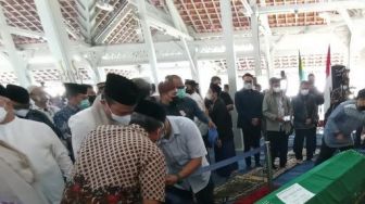 Tokoh dan Pejabat Hadiri Shalat Jenazah Wali Kota Bandung Oded M Danial
