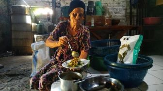 Pengolahan Minyak Kelapa Khas Bali, Mulai Untuk Masakan Hingga Pakan Bebek