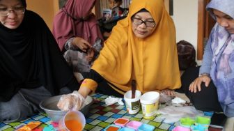 Para Perempuan di Bandar Lampung Olah Limbah Minyak Jelantah Jadi Sabun