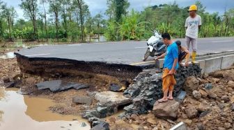 Tanggapan BPJN Soal Aksi Warga Bongkar Jalan Bypass di Mandalika - Awang