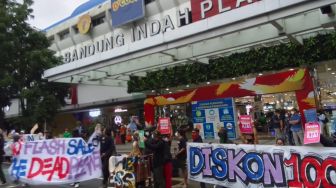 Geruduk Bandung Indah Plaza, Demonstran Lawan Narasi Konsumerisme Harbolnas 12.12