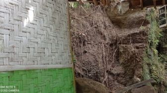 Seorang Santri Tertimpa Bebatuan Cadas dalam Musibah Longsor di Lebak