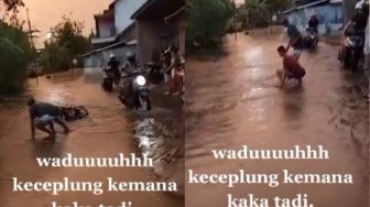Ditonton 10 Juta Kali, Detik-Detik Motor Salah Lewat Banjir Malah Hanyut Tak Terlihat