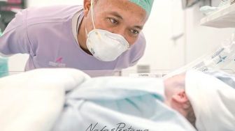 Istri Sule Nathalie Holscher Melahirkan di Tanggal Cantik, Warganet Penasaran Nama Bayi
