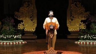 Warga Bali Diajak Gunakan Kain Tenun Endek Asli