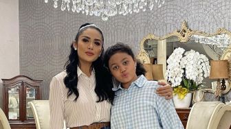 Dijuluki The Next Diva, Adab Amora Lemos Raih Penghargaan Bergengsi Jadi Omongan