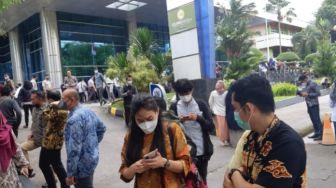 Getaran Gempa M 7,4 Terasa di Makassar, Warga Panik Berlarian