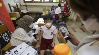 Vaksinasi Anak 6-11 Tahun di Tangsel Diikuti 2.800 Siswa