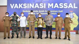Kunjungi Aceh, Mendagri Ajak Semua Pihak Dukung Percepatan Vaksinasi Covid-19