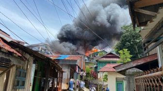 Kebakaran di Balikpapan Barat, 40 Lebih Rumah Jadi Abu, Ratusan KK Kehilangan Rompok