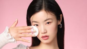 Praktis, Ini Tips Touch Up Makeup Kilat Nggak Pakai Lama