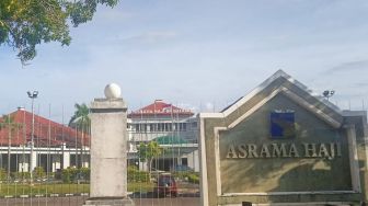 Tempat Karantina Penuh, Asrama Haji Kembali Dibuka untuk PMI dari Malaysia dan Singapura
