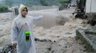 Sungai Cidurian Meluap, Rumah Warga Rusak Diterjang Banjir