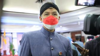 Varian Omicron Terdeteksi di Indonesia, Ganjar Minta Perketat Pintu Masuk di Jateng
