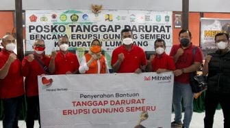 Mitratel Salurkan Bantuan untuk Masyarakat Terdampak Erupsi Gunung Semeru