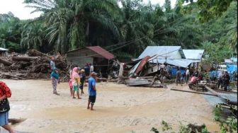 Belasan Rumah di Angkola Selatan Rusak Diterjang Banjir