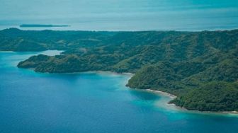 Andi Sudirman Lihat Kondisi Pengungsi di Pulau Bonerate Selayar