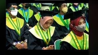 Viral Momen Wisuda Batal Haru, Lagu yang Dinyanyikan Justru Bikin Wisudawan Kena Mental