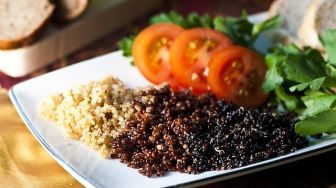 Apakah Quinoa Lebih Sehat dari Nasi Putih? Simak Fakta Berikut