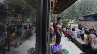 Membludak! Penumpang Bus AKAP di Terminal Kampung Rambutan Naik 100 Persen