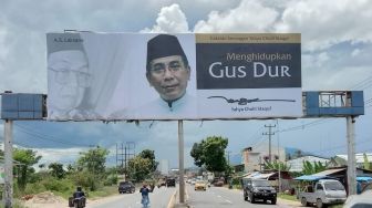 Perang Spanduk Gus Yahya vs Kiai Said Panasi Arena Muktamar NU Lampung