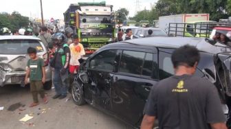 7 Mobil Tabrakan Beruntun di Exit Tol Ancol Timur, Diduga Akibat Rem Truk Blong