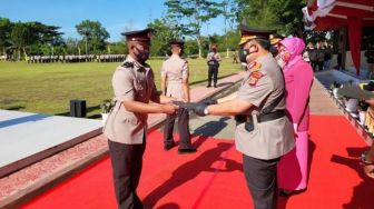 Tukang Kebun Bhayangkari Polda Aceh Dilantik Jadi Polisi