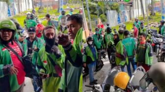 Rumah Digeruduk Ojol Bawa Makanan di Siang Bolong, Pemilik Banjir Pujian Publik