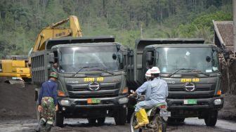 Panglima TNI Kerahkan Prajurit Yonzipur Bangun Sungai Darurat Pasca Erupsi Semeru