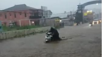 Dijuluki Negeri di Atas Awan, Warga Heboh Video Kawasan Dieng Banjir