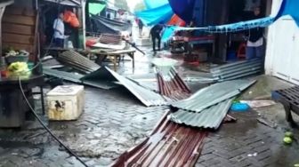 Angin Puting Beliung Hantam 5 Lokasi di Kota Makassar