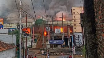 BREAKING NEWS: Pasar Induk Kroya Terbakar