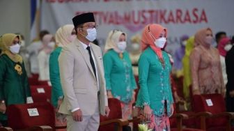 Ini Cara Ridwan Kamil Bahagiakan Sang Bunda