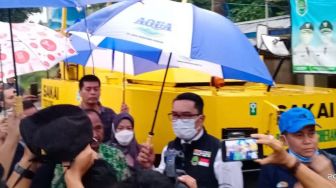 Aqua Lakukan Pemeliharaan Jalan di Subang, Ridwan Kamil: Ini Contoh Kolaborasi