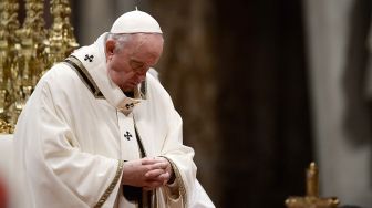 Paus Fransiskus Mendesak Rusia Akhiri Serangan Biadab ke Ukraina