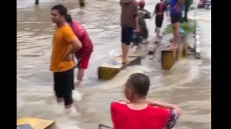 Hujan 6 Jam, Palembang Terendam Banjir