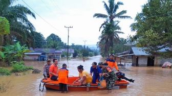Dua Kecamatan di Rokan Hulu Terendam Banjir Setinggi Lutut Orang Dewasa