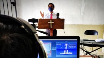 Ibadah Natal dari Rumah, Umat Kristiani Bandar Lampung: Tetap Khidmat