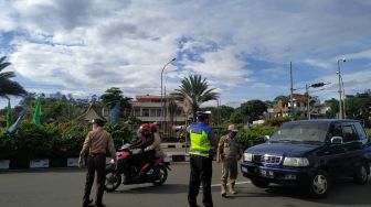 Hari Natal, Wisatawan Ramai-ramai Serbu Kawasan Puncak