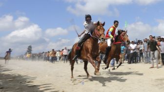 Keseruan Lomba Pacuan Kuda Tradisional Gayo