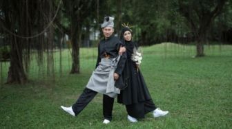 Pakai Gaun Hitam dan Sneakers, Pengantin Cerita Dinyinyiri Emak-emak saat Nikah